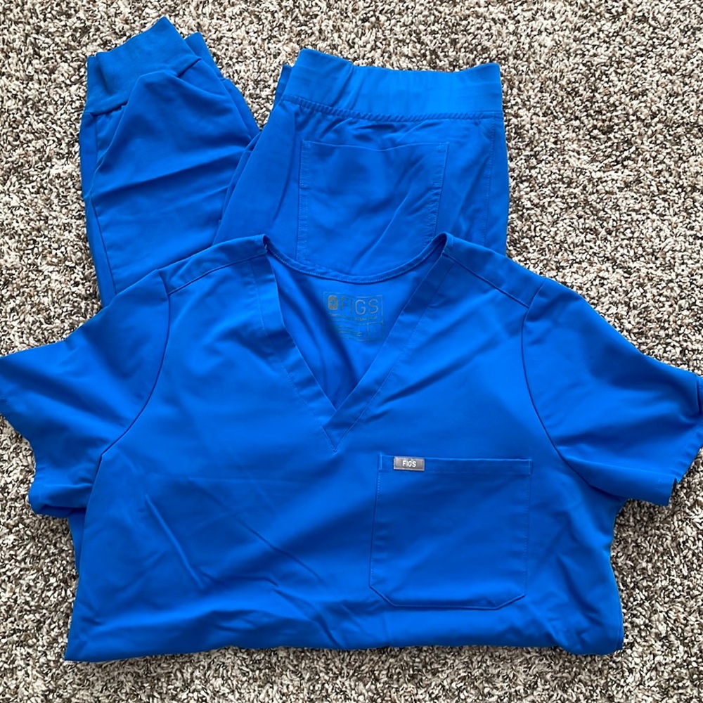 FIGS Large Scrub SET